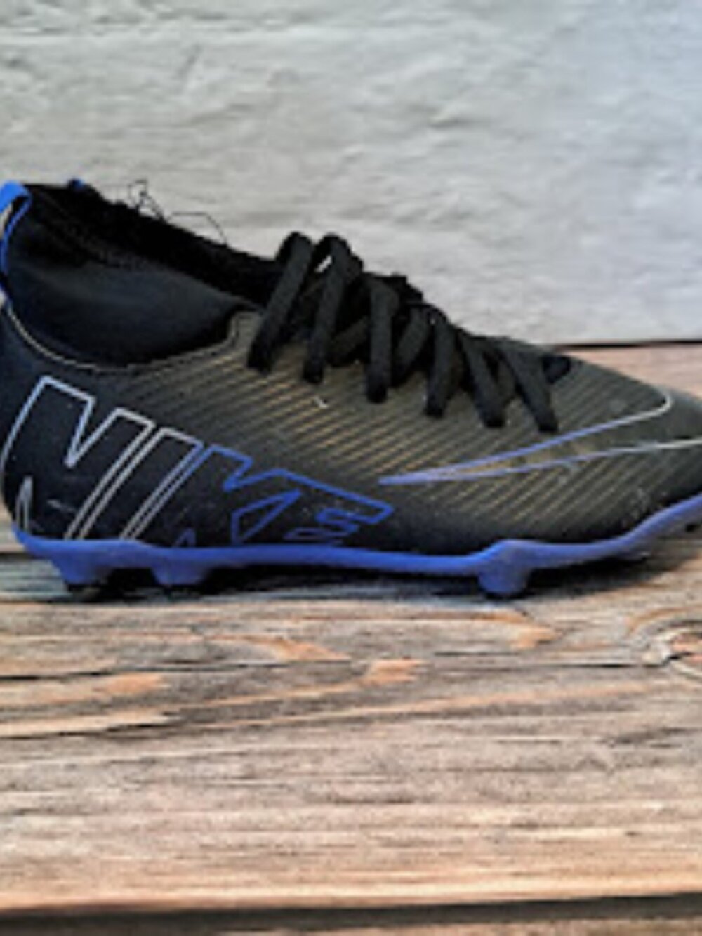 Nike Mercural Soccer Cleats blue and black little kids size 1Y